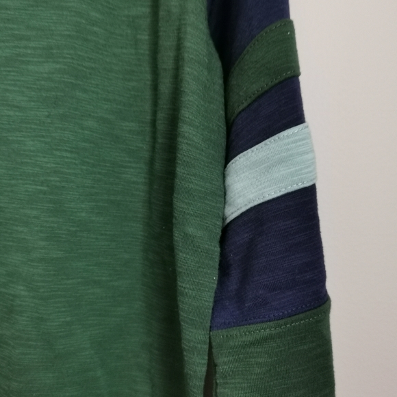 (3/$12) - L.L.Bean Kids Unisex Trail Long Sleeve. XS. Blue and Green - Picture 3 of 3